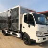Xe tải thùng kín 3,49 tấn Hino XZU720