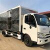 Xe tải thùng kín 3,5 tấn Hino XZU720